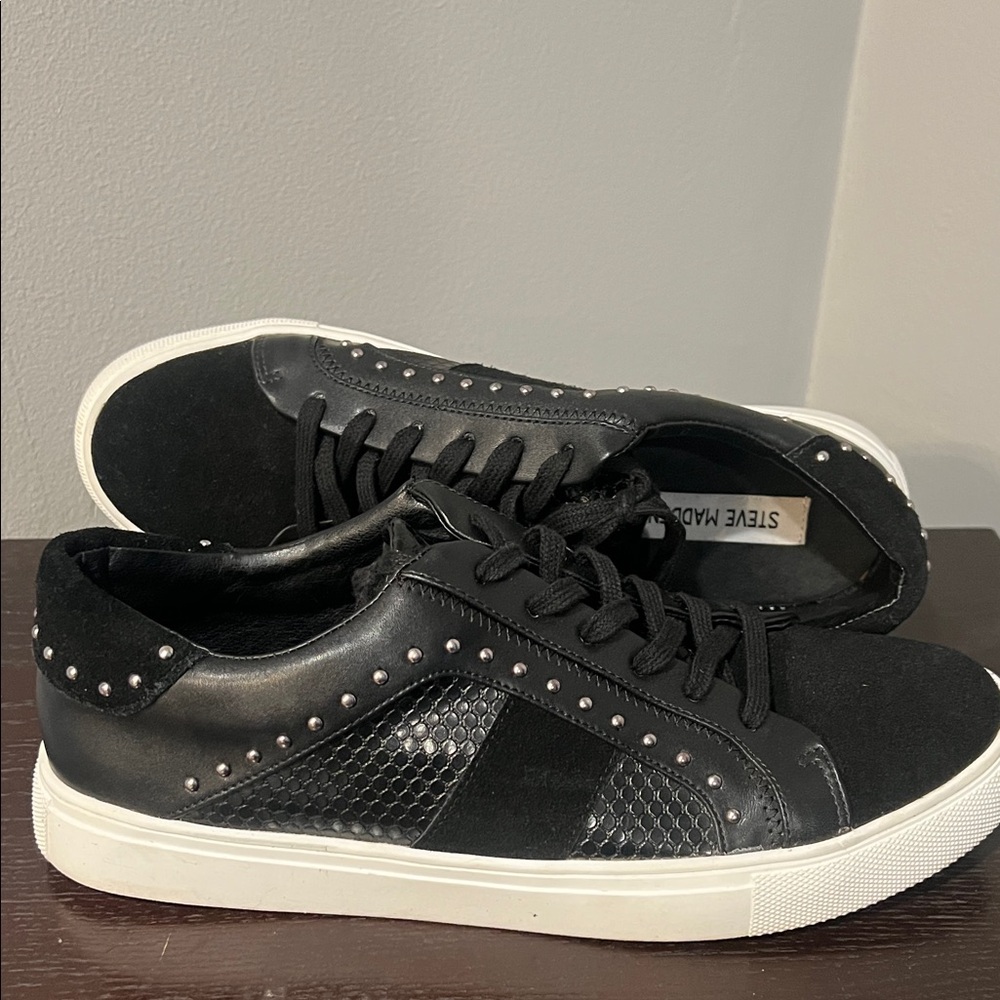 Steve Madden Black Sneakers